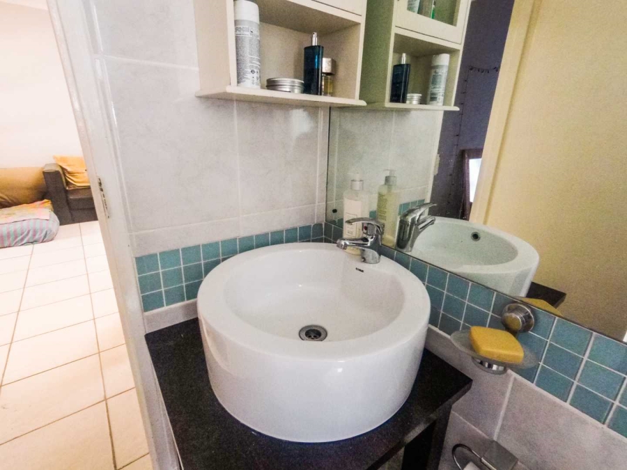 To Let 4 Bedroom Property for Rent in Rondebosch Park Estate Western Cape